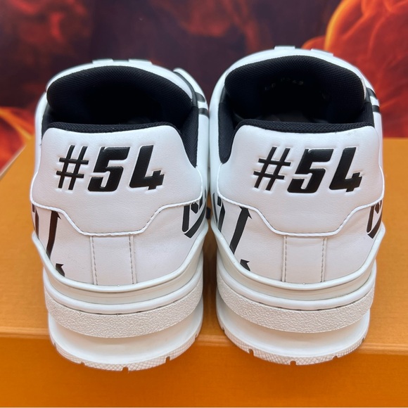 Louis Vuitton trainer low LV size 9.5/11 mens - Picture 7 of 11